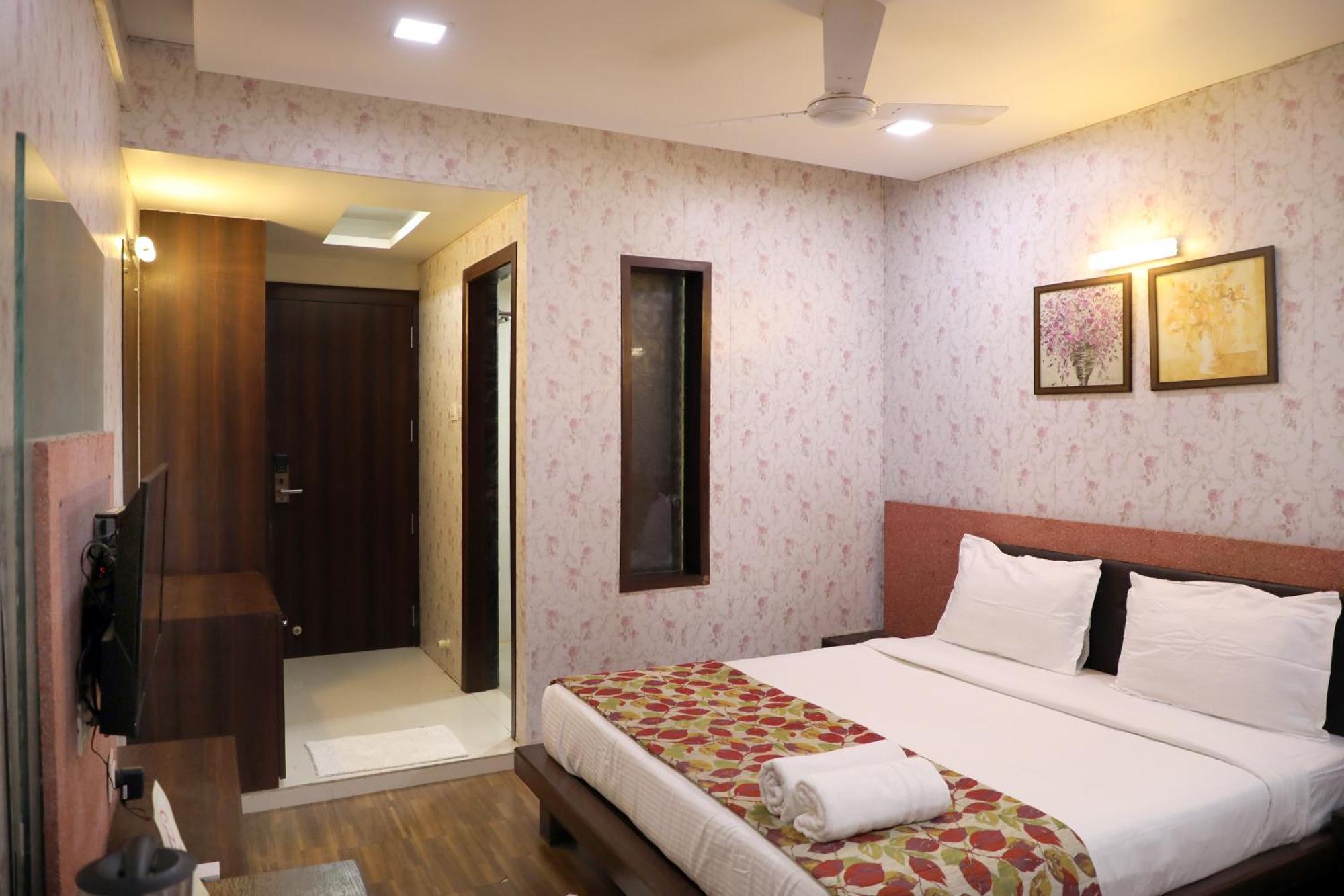 Hotel Pearls Aurangabad  Exterior photo