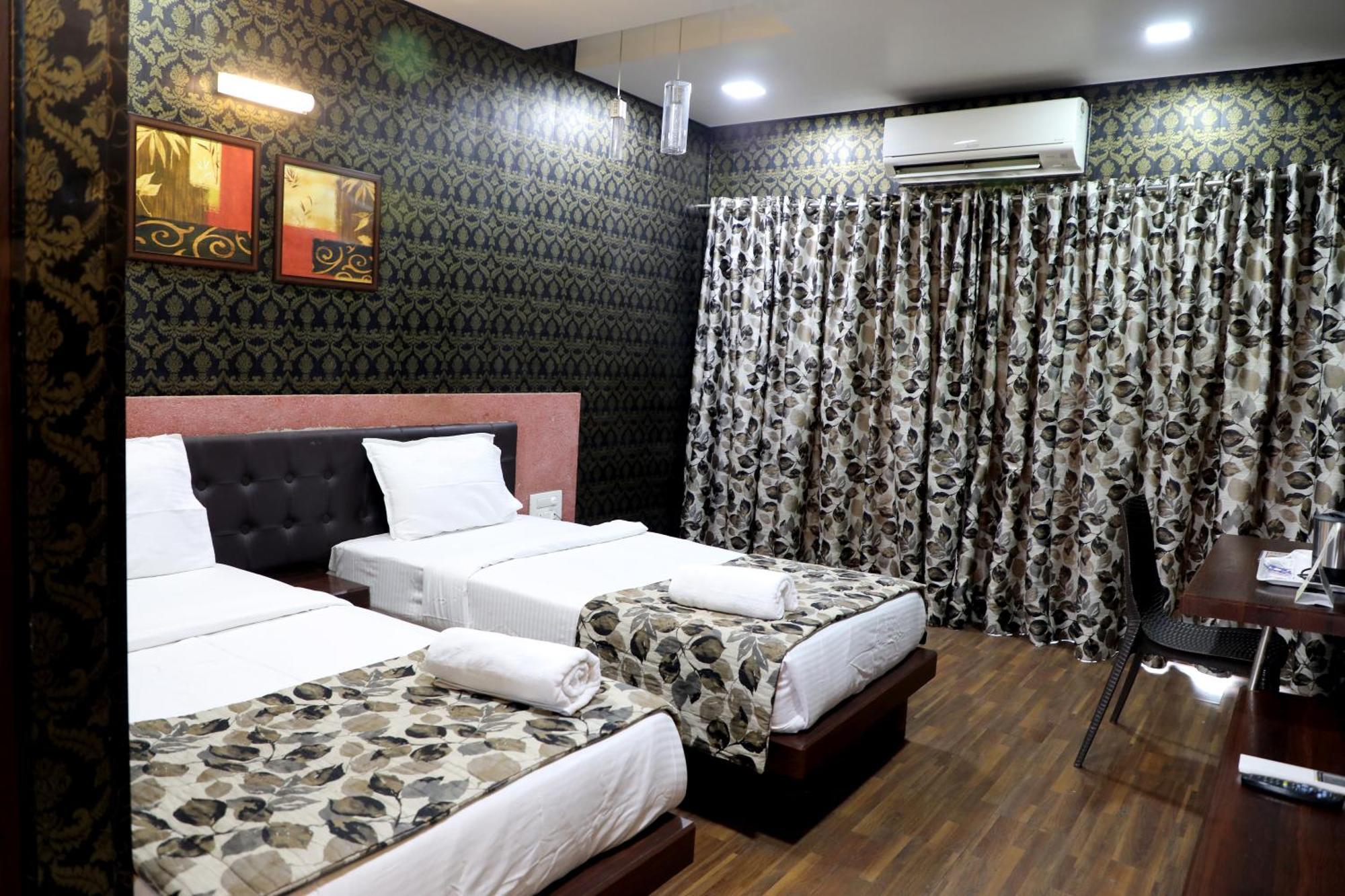 Hotel Pearls Aurangabad  Exterior photo