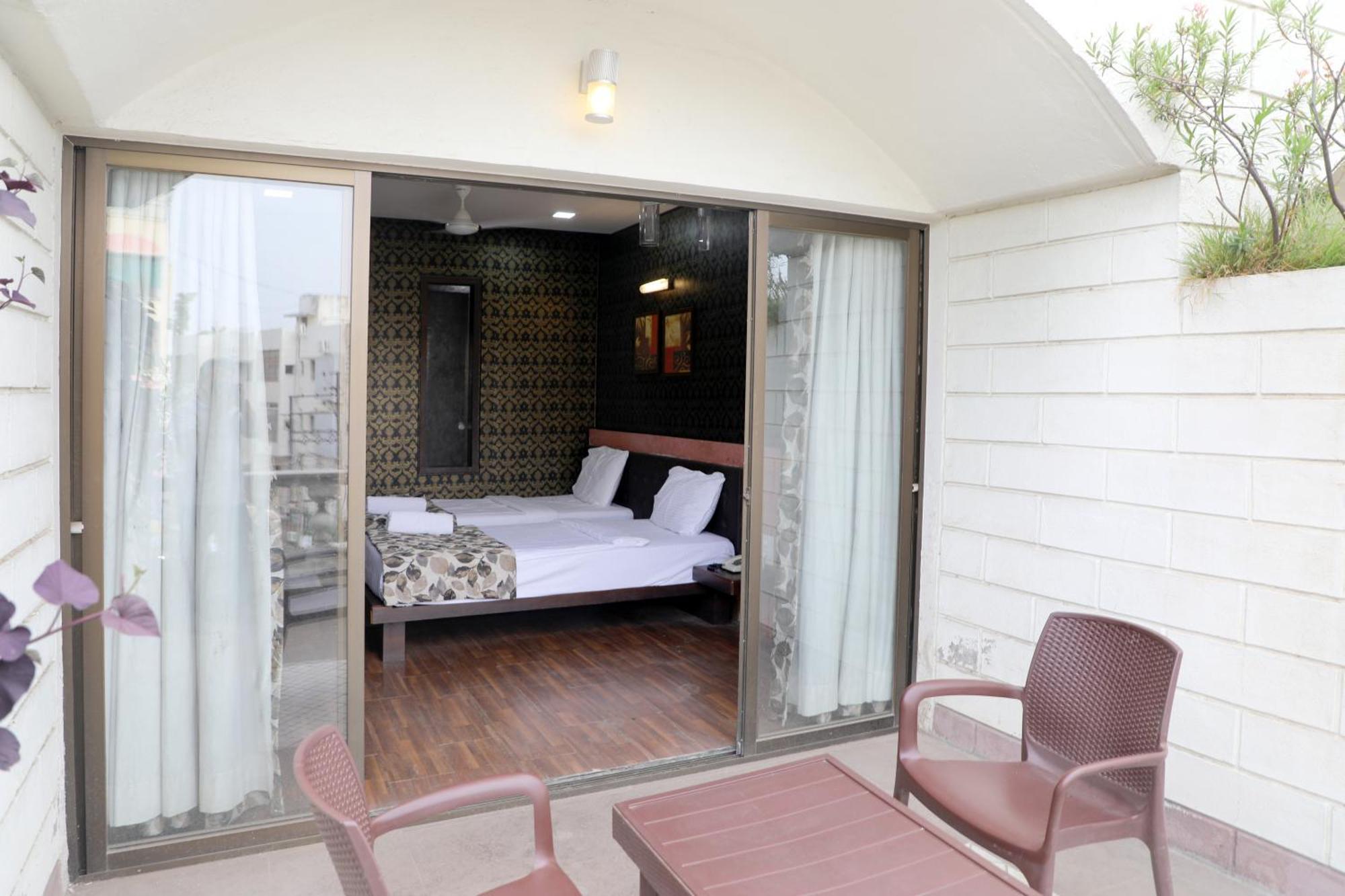Hotel Pearls Aurangabad  Exterior photo