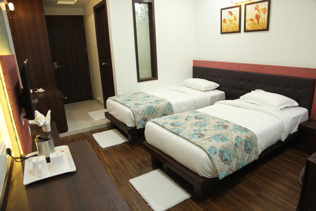 Hotel Pearls Aurangabad  Exterior photo