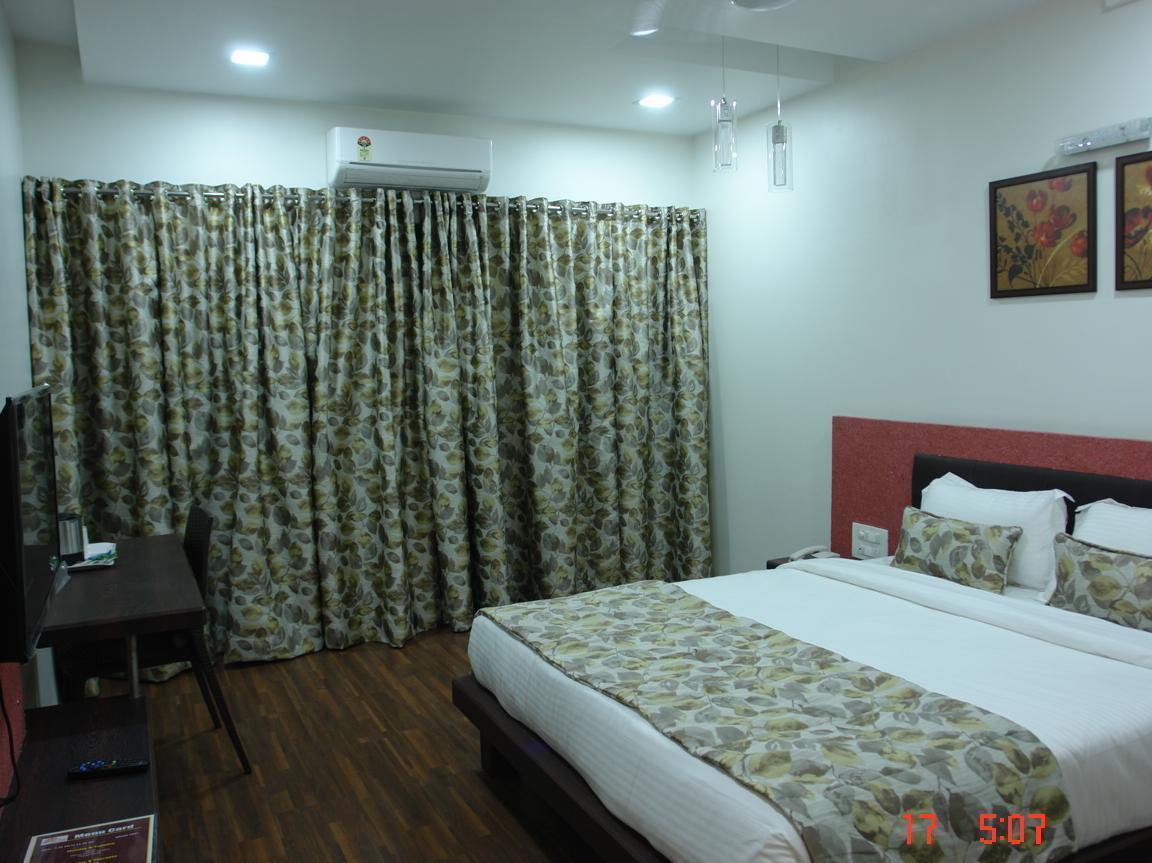 Hotel Pearls Aurangabad  Exterior photo
