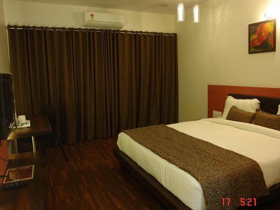 Hotel Pearls Aurangabad  Exterior photo
