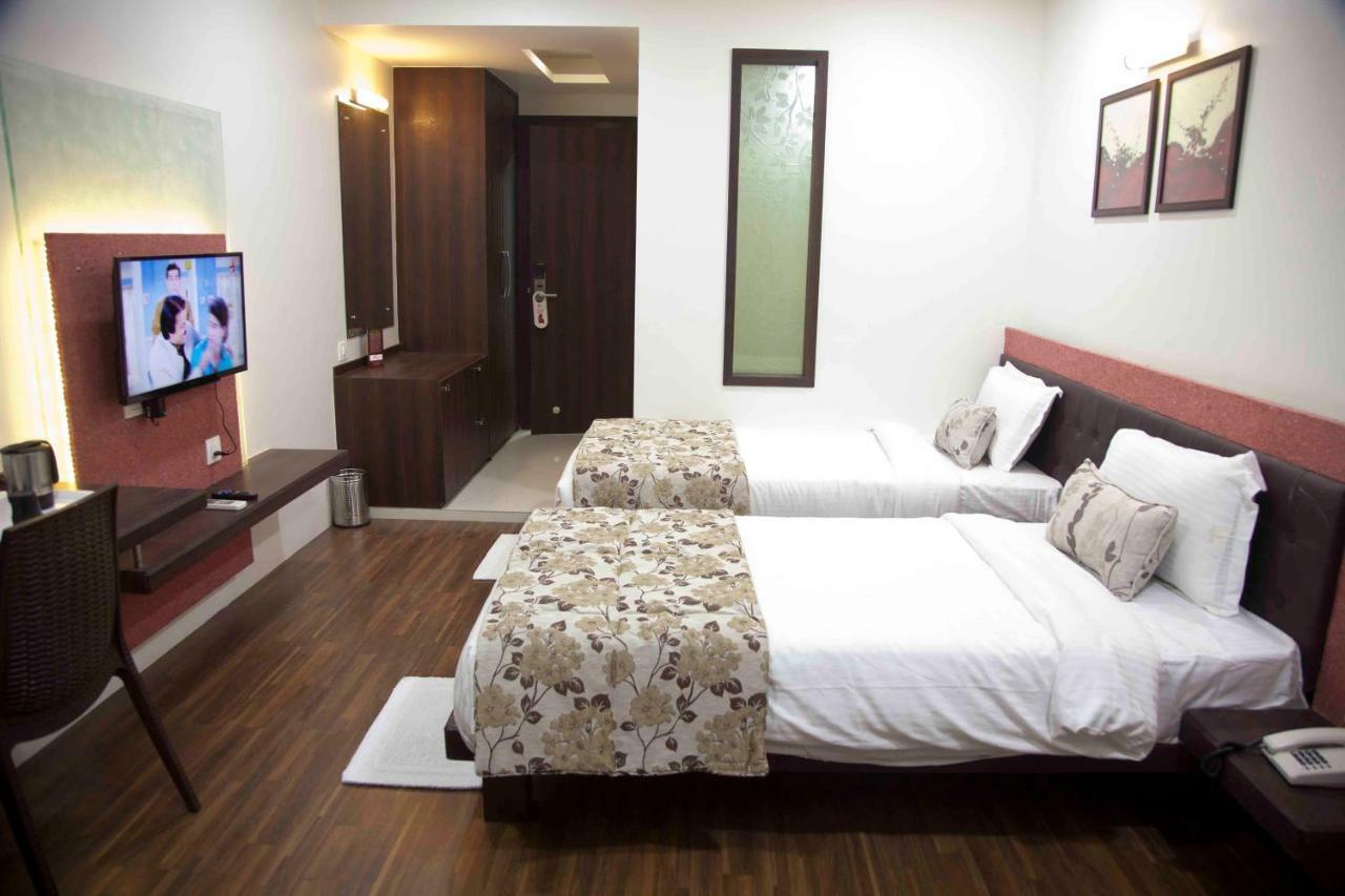 Hotel Pearls Aurangabad  Exterior photo
